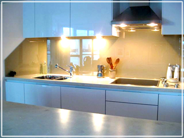 glass splashback, stone